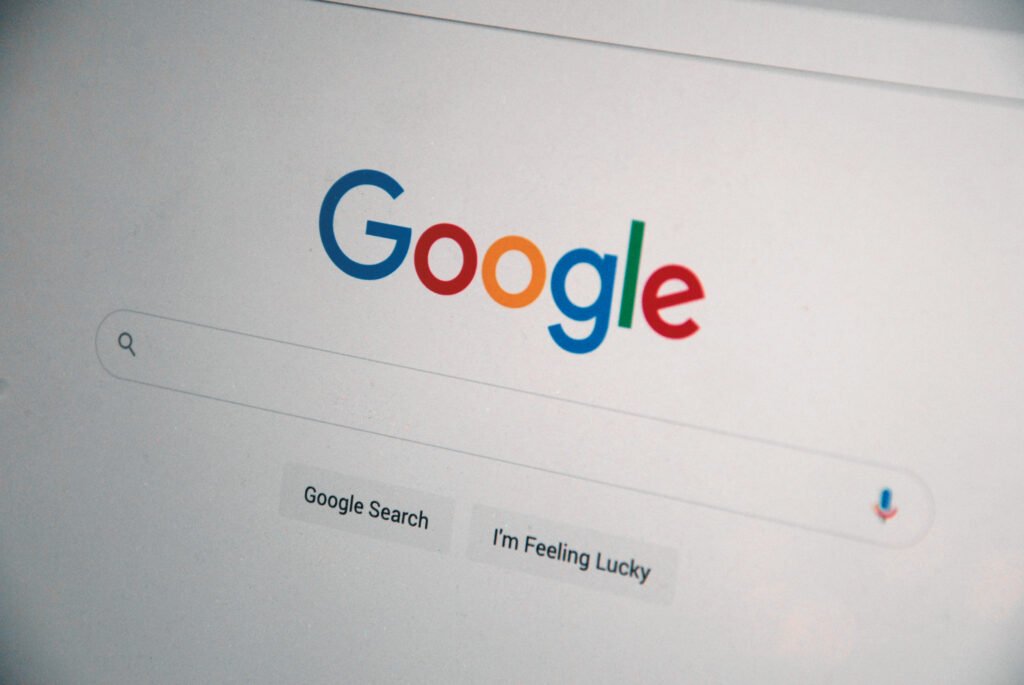 Google Ads specialist in Dubai managing search and performance marketing campaigns